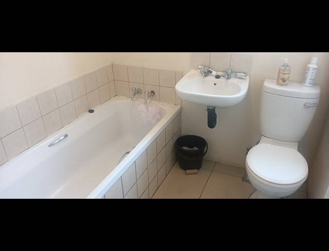 3 BEDROOM FREEHOLD FOR SALE IN WINDMILL PARK